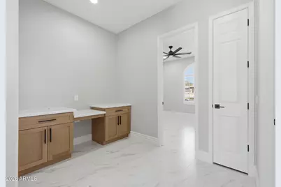 8001 W San Juan Avenue, Glendale, AZ 85303 - Photo 15