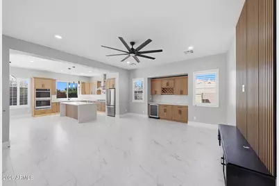 8001 W San Juan Avenue, Glendale, AZ 85303 - Photo 7