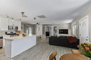 720 E Carol Ave, Phoenix, AZ 85020 - Photo 9