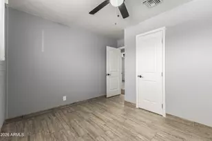 3137 N 37th Dr, Phoenix, AZ 85019 - Photo 11