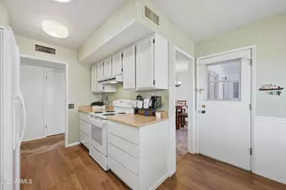 9726 W Alabama Avenue, Sun City, AZ 85351 - Photo 11