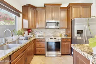 4704 E Weaver Rd, Phoenix, AZ 85050 - Photo 5