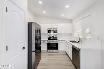 6050 S Windstream Place, Chandler, AZ 85249 - Photo 9