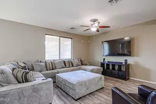 12217 W Chase Ln, Avondale, AZ 85323 - Photo 3