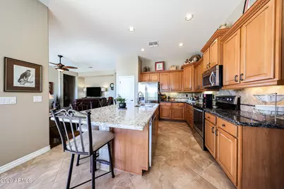 17885 W Desert View Lane, Goodyear, AZ 85338 - Photo 9