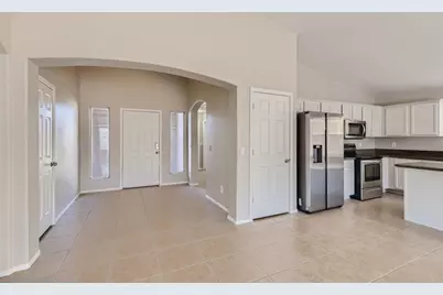 6524 W Hilton Avenue, Phoenix, AZ 85043 - Photo 3