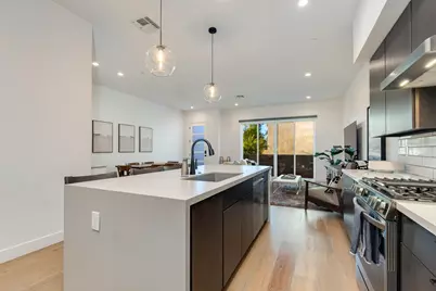 5151 N 13th Place #Unit 8, Phoenix, AZ 85014 - Photo 3