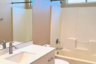 6824 S 33rd Ave, Phoenix, AZ 85041 - Photo 11