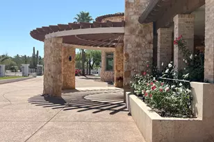 4937 E Rockridge Rd, Phoenix, AZ 85018 - Photo 9