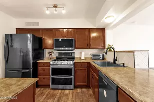 6437 S 43rd Pl, Phoenix, AZ 85042 - Photo 5