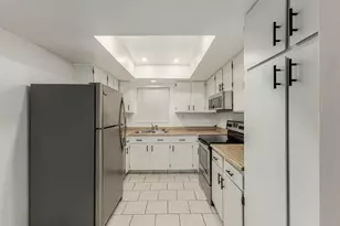 10828 N Biltmore Dr, Phoenix, AZ 85029 - Photo 11