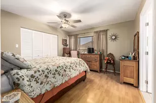 8210 N 50th Ave, Glendale, AZ 85302 - Photo 15