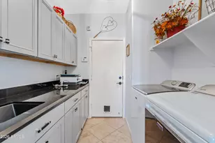 1748 E Iris Dr, Chandler, AZ 85286 - Photo 17