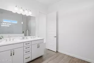 21718 N 58th St, Phoenix, AZ 85054 - Photo 9