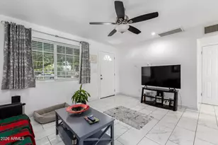 1136 E Sunnyslope Ln, Phoenix, AZ 85020 - Photo 7