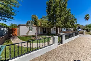 1136 E Sunnyslope Ln, Phoenix, AZ 85020 - Photo 1