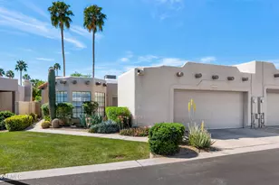 4005 E Round Hill Dr, Phoenix, AZ 85028 - Photo 1