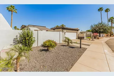 231 Laguna Drive E, Litchfield Park, AZ 85340 - Photo 3