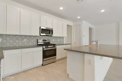 15664 W Mercer Lane, Surprise, AZ 85379 - Photo 7