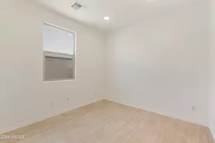 15664 W Mercer Ln, Surprise, AZ 85379 - Photo 17