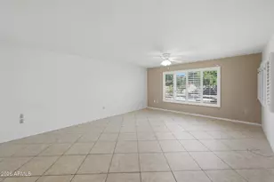 9710 W Hawthorn Ct, Sun City, AZ 85351 - Photo 9