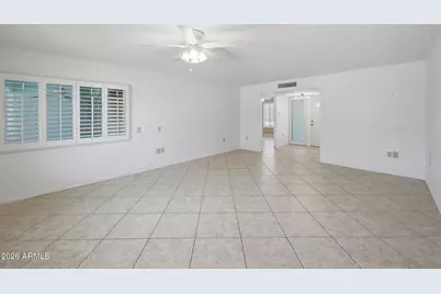 9710 W Hawthorn Court, Sun City, AZ 85351 - Photo 11