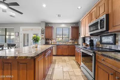 8996 W Potter Drive, Peoria, AZ 85382 - Photo 9