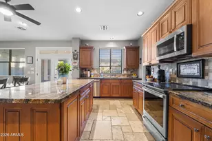 8996 W Potter Dr, Peoria, AZ 85382 - Photo 9