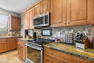 8996 W Potter Drive, Peoria, AZ 85382 - Photo 11