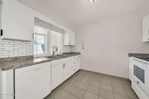 14026 N Thunderbird Blvd, Sun City, AZ 85351 - Photo 13