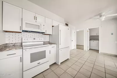 14026 N Thunderbird Boulevard, Sun City, AZ 85351 - Photo 9