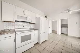 14026 N Thunderbird Blvd, Sun City, AZ 85351 - Photo 9