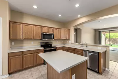 14060 W Edgemont Avenue, Goodyear, AZ 85395 - Photo 9