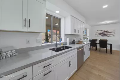 7824 E Navarro Avenue, Mesa, AZ 85209 - Photo 9