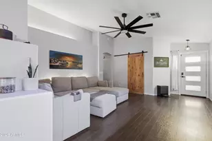 661 N Joshua Tree Ln, Gilbert, AZ 85234 - Photo 3