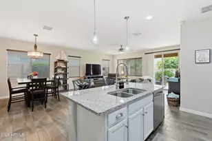 8607 E Desert Ln, Mesa, AZ 85209 - Photo 9