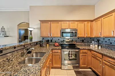 2725 E Mine Creek Road #2056, Phoenix, AZ 85024 - Photo 3