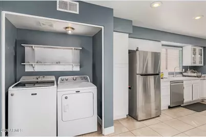 83 W Calle De Arcos --, Tempe, AZ 85284 - Photo 15