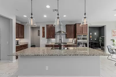 2517 E Novak Way, Phoenix, AZ 85042 - Photo 15