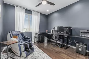 2517 E Novak Wy, Phoenix, AZ 85042 - Photo 31