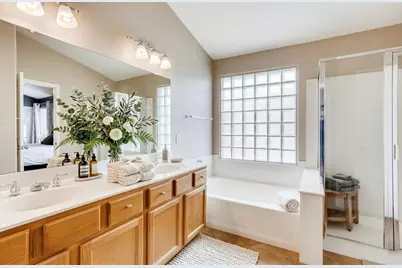 13256 W Wilshire Drive, Goodyear, AZ 85395 - Photo 3