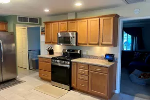2439 W Freeway Ln, Phoenix, AZ 85021 - Photo 9