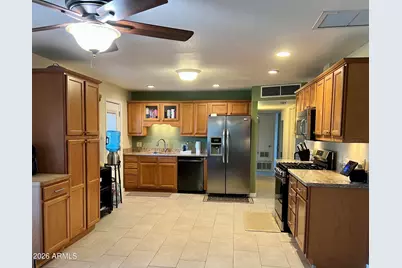 2439 W Freeway Lane, Phoenix, AZ 85021 - Photo 11