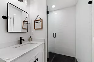 1441 E Caroline Ln, Tempe, AZ 85284 - Photo 33