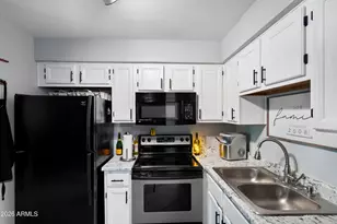 19820 N 13th Ave, Phoenix, AZ 85027 - Photo 9