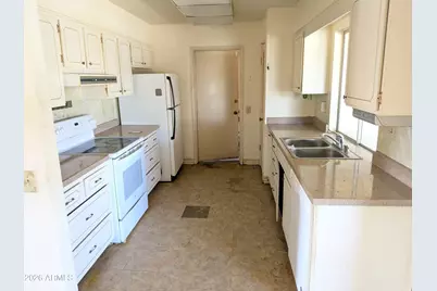 9614 W Pineridge Drive, Sun City, AZ 85351 - Photo 9