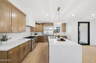 5438 E Avalon Dr, Phoenix, AZ 85018 - Photo 9