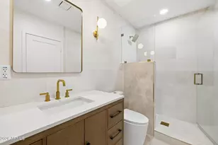 5438 E Avalon Dr, Phoenix, AZ 85018 - Photo 27