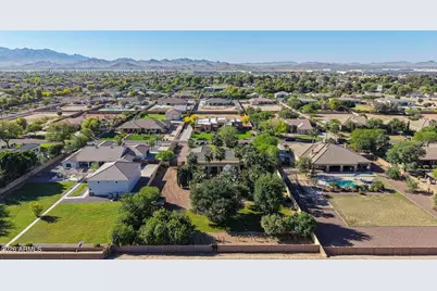 16394 W Hilton Avenue, Goodyear, AZ 85338 - Photo 103