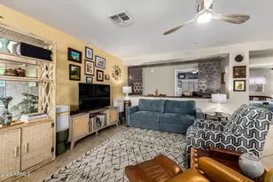 15818 W Acapulco Ln, Surprise, AZ 85379 - Photo 11